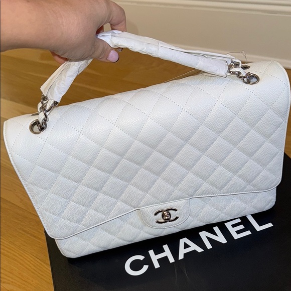 Chanel White Quilted Shoulder Bag with Silver Hardware brand new new with tags - Picture 1 of 10